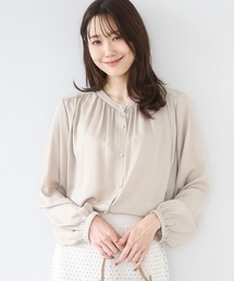 MK MICHEL KLEIN（エムケーミッシェルクラン）の「バンドカラーサテンブラウス 接触冷感 UVカット 洗える（シャツ/ブラウス）」