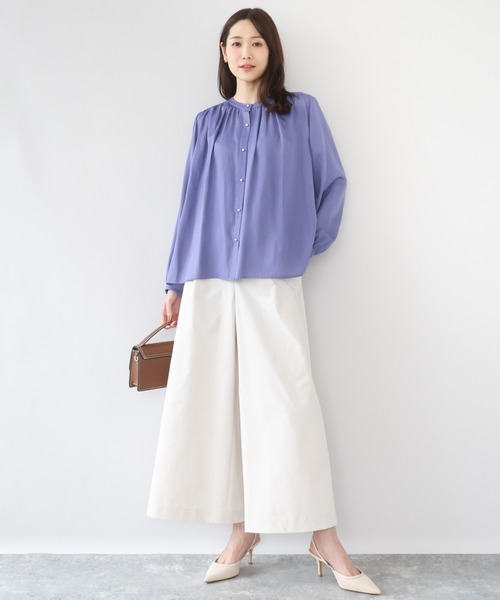 MK MICHEL KLEIN（エムケーミッシェルクラン）の「[瞬美シリーズ/UVカット/接触冷感/洗える]バンドカラーサテンブラウス（シャツ/ブラウス・レディース・ダークグレー/ベージュ/ラベンダー・38）」の6枚目の写真
