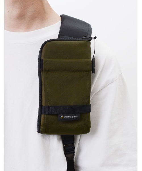 master-piece(マスターピース)の「master-piece / Freak ショルダーポーチ / No.289011(ポーチ・メンズ・ネイビー/イエロー/オレンジ/ターコイズブルー/カーキ/ブラック/パープル・FREE)」の10枚目の写真