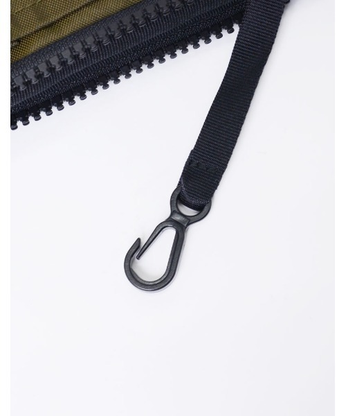 master-piece(マスターピース)の「master-piece / Freak ショルダーポーチ / No.289011(ポーチ・メンズ・ネイビー/イエロー/オレンジ/ターコイズブルー/カーキ/ブラック/パープル・FREE)」の14枚目の写真