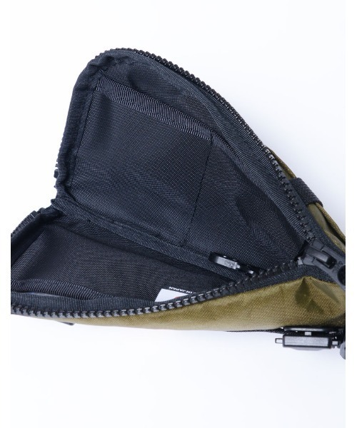 master-piece(マスターピース)の「master-piece / Freak ショルダーポーチ / No.289011(ポーチ・メンズ・ネイビー/イエロー/オレンジ/ターコイズブルー/カーキ/ブラック/パープル・FREE)」の15枚目の写真