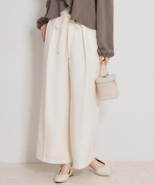 couture brooch(クチュールブローチ)の「【洗える・S-LL】細リボンデザイン タックワイドパンツ(その他パンツ・レディース・ネイビー/ピンク/オフホワイト・36/38/40/42)」の1枚目の写真