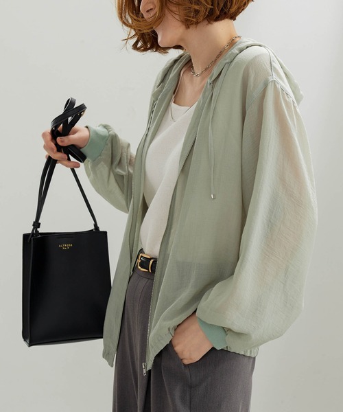 BELLUNA PLUS(ベルーナ)の「柔らか素材シアーパーカー(パーカー・レディース・ブラック/モカ/ミント・LARGE/MEDIUM/X-LARGE)」の21枚目の写真