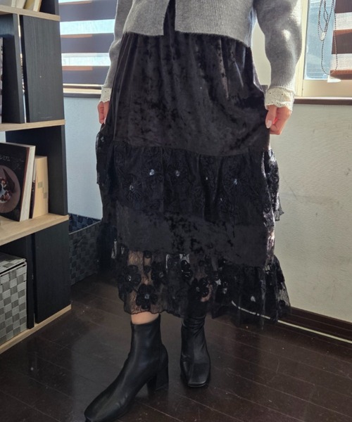 tolene(トレネ)の「ヴィンテージライク ロマンティック レース使いティアードロングスカート(スカート・レディース・ブラック/ライトベージュ・FREE)」の22枚目の写真