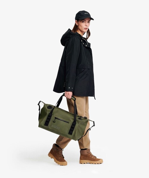 AIGLE(エーグル)の「20L 防水 トラベルドライ ダッフルバッグ(ボストンバッグ・レディース・イエロー/モスグリーン/ブラック・FREE)」の7枚目の写真