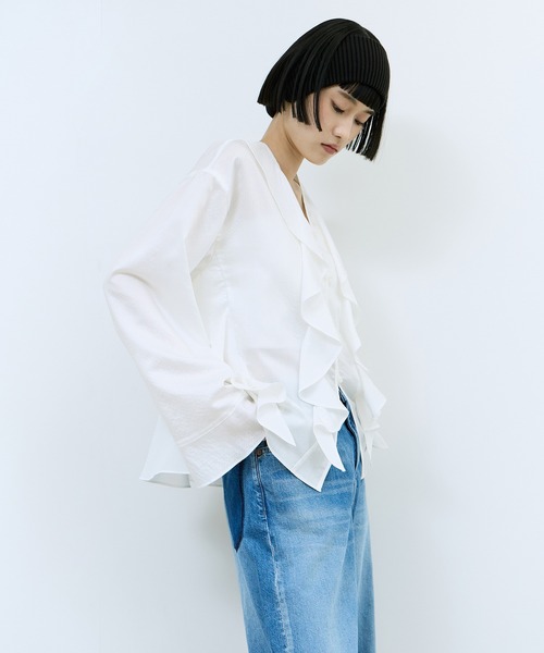 ADAM ET ROPE'(アダムエロペ)の「【WEB限定】オーバーラッフルフリルブラウス(シャツ/ブラウス・レディース・ブラウン/ホワイト/ブルー・FREE)」の12枚目の写真