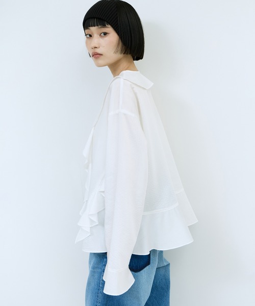 ADAM ET ROPE'(アダムエロペ)の「【WEB限定】オーバーラッフルフリルブラウス(シャツ/ブラウス・レディース・ブラウン/ホワイト/ブルー・FREE)」の15枚目の写真