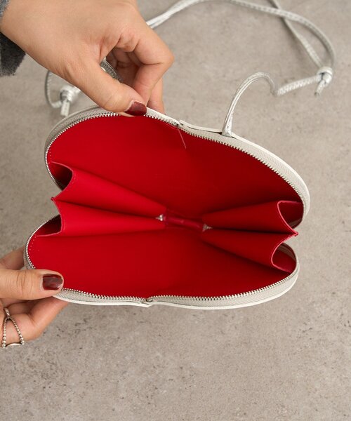 Omekashi(オメカシ)の「ハート型BAG(ショルダーバッグ・レディース・ブラック/オフホワイト/シルバー・ONE SIZE)」の20枚目の写真