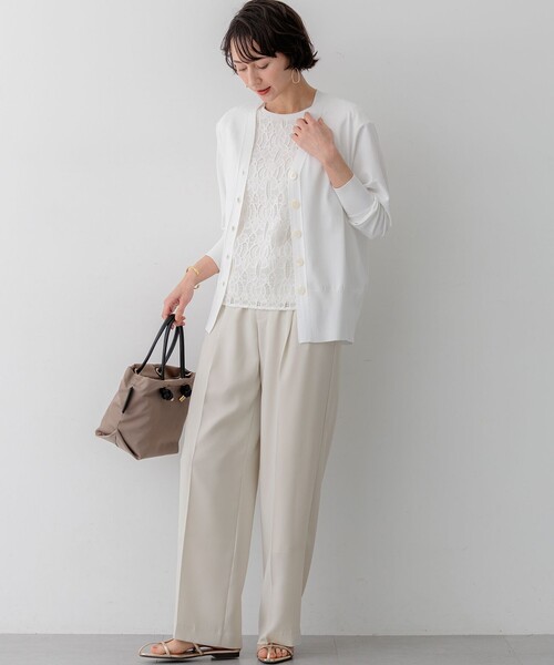 23区（ニジュウサンク）の「レーヨンポリエステルストレッチ Vネック カーディガン（カーディガン/ボレロ・レディース・ネイビー系/ホワイト系/ピンク系/スカイブルー系/ダークブラウン系・38）」の9枚目の写真