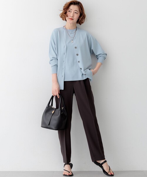 23区（ニジュウサンク）の「レーヨンポリエステルストレッチ Vネック カーディガン（カーディガン/ボレロ・レディース・ネイビー系/ホワイト系/ピンク系/スカイブルー系/ダークブラウン系・38）」の12枚目の写真