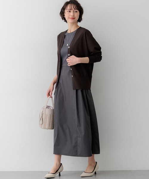 23区（ニジュウサンク）の「レーヨンポリエステルストレッチ Vネック カーディガン（カーディガン/ボレロ・レディース・ネイビー系/ホワイト系/ピンク系/スカイブルー系/ダークブラウン系・38）」の17枚目の写真