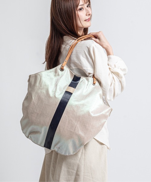 Jack Gomme(ジャックゴム)の「【JACK GOMME/ジャックゴム】リネンコーティング トートバッグ FLORES(トートバッグ・レディース・ベージュ/ライトベージュ/ナチュラル・FREE)」の3枚目の写真