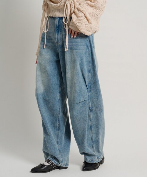 w closet(ダブルクローゼット)の「タックボリュームデニム(デニムパンツ・レディース・ベージュ/ブルー/ブラック・MEDIUM/SMALL)」の3枚目の写真