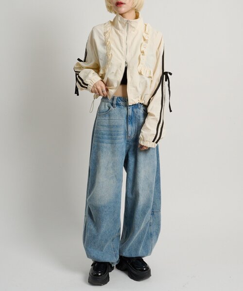 w closet(ダブルクローゼット)の「タックボリュームデニム(デニムパンツ・レディース・ベージュ/ブルー/ブラック・MEDIUM/SMALL)」の4枚目の写真