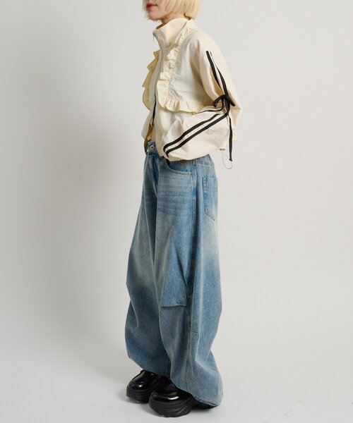 w closet(ダブルクローゼット)の「タックボリュームデニム(デニムパンツ・レディース・ベージュ/ブルー/ブラック・MEDIUM/SMALL)」の6枚目の写真