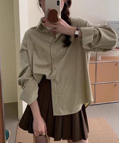 DAY CLOSET（デイ クローゼット）の「【前後アシンメトリー】長袖 ストライプ柄 コーデュロイシャツ レディース（シャツ/ブラウス・レディース・オフホワイト/ブラウン/ベージュ・M/L）」の2枚目の写真