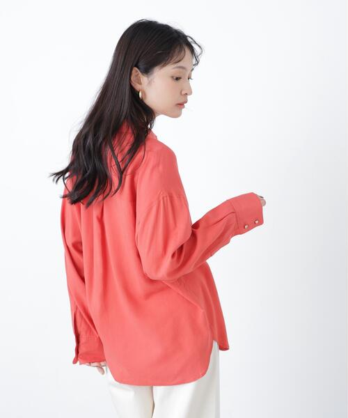 N.（N. Natural Beauty Basic）（エヌエヌナチュラルビューティーベーシック）の「リネンブレンドシャツ（シャツ/ブラウス・レディース・レッド/ネイビー/ラベンダー/ベージュ・FREE）」の5枚目の写真