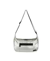 TAB N SHIFT（タブアンドシフト）の「Ollie Messenger Bag - SIlver（メッセンジャーバッグ）」