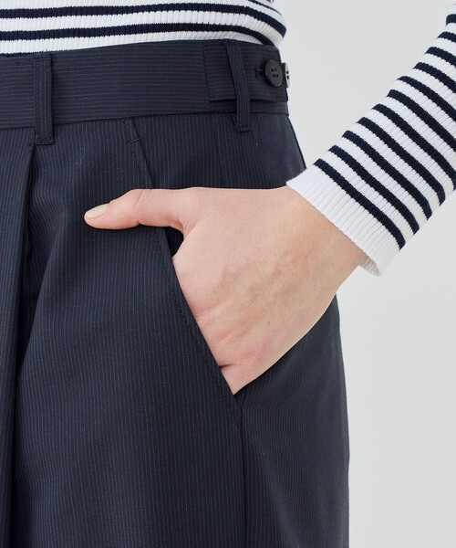 GALERIE VIE(ギャルリー ヴィー)の「ウォッシャブルトロピカル ツータックストレートパンツ(その他パンツ・レディース・チャコールグレー/ブラック系その他/ライトグレー・36/32/34)」の11枚目の写真