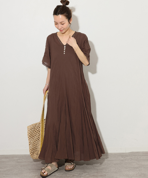 JOURNAL STANDARD relume（ジャーナルスタンダード　レリューム）の「コットンボイルクリンクルマーメイドワンピース（ワンピース・レディース・ライトブルー/ブラック/ブラウン・FREE）」の2枚目の写真