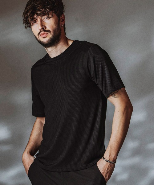 NO ID.(ノーアイディ)の「mt10455- レイヤードネックPO Tシャツ(858006-466T)(Tシャツ/カットソー・メンズ・ブラック/ホワイト/グレー・1/2)」の4枚目の写真