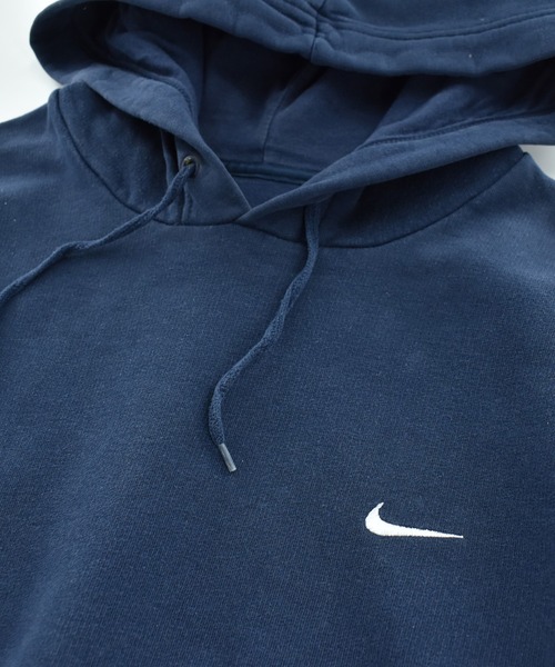NIKE（ナイキ）の「【USED】Y2K NIKE ロゴ フーディ（パーカー・メンズ・ネイビー・X-LARGE）」の2枚目の写真