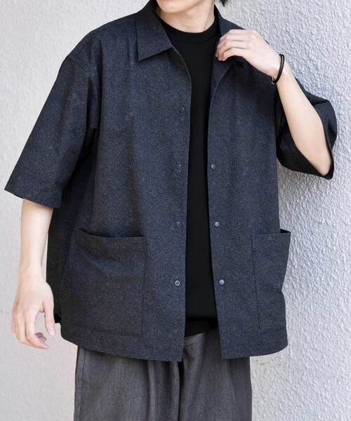 SHIPS any(シップス エニィ)の「SHIPS any:〈撥水/軽量/ストレッチ〉SOLOTEX(R) シアサッカー キャンプポケット シャツ◇(シャツ/ブラウス・メンズ・チャコールグレー/ブラック/ダークブルー/ネイビー/キャメル・SMALL/LARGE/MEDIUM)」の4枚目の写真