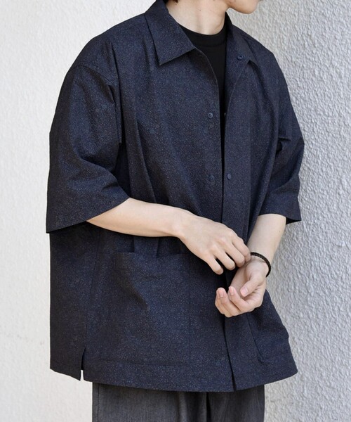 SHIPS any(シップス エニィ)の「SHIPS any:〈撥水/軽量/ストレッチ〉SOLOTEX(R) シアサッカー キャンプポケット シャツ◇(シャツ/ブラウス・メンズ・チャコールグレー/ブラック/ダークブルー/ネイビー/キャメル・SMALL/LARGE/MEDIUM)」の6枚目の写真