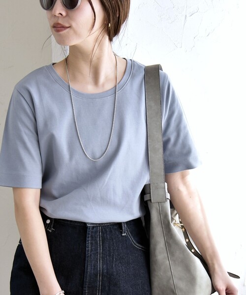 quaranciel(カランシエル)の「quaranciel:〈接触冷感/汗染み防止加工/洗濯機可能〉ベーシック コンパクト TEE(Tシャツ/カットソー・レディース・ブルー/ライトブルー/ブラック/ホワイト/グレー系その他・38/40)」の1枚目の写真