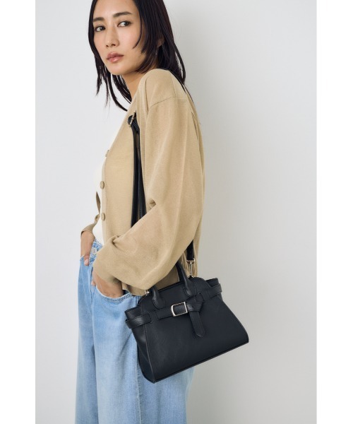 AZUL by moussy(アズールバイマウジー)の「メタルパーツベルトミニバッグ(ショルダーバッグ・レディース・キャメル/ブラック・FREE)」の4枚目の写真
