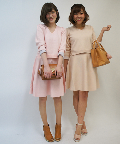 31 Sons de mode（トランテアン　ソン　ドゥ　モード）の「セットアップセッケツ配色Ｖネックプルオーバー（ニット/セーター・レディース・ベージュ/ライトグレー/サーモンピンク・36）」の3枚目の写真