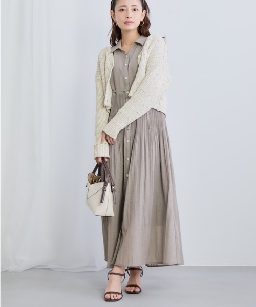 COHINA(コヒナ)の「プリーツシアーワンピース 【低身長・小柄女性】(シャツワンピース・レディース・グレイッシュベージュ/ミント/ネイビー・REGULAR/SHORT)」の9枚目の写真