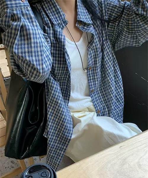 Girly Doll(ガーリードール)の「オーバーサイズチェックシャツ(シャツ/ブラウス・レディース・ブルー・F)」の4枚目の写真