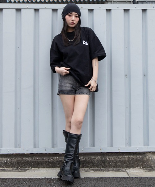 WEGO(ウィゴー)の「WEGO/【26年春夏新作】アクセ付キストレートライングラフィックT(Tシャツ/カットソー・メンズ・ブラック/ホワイト・LARGE/MEDIUM)」の7枚目の写真
