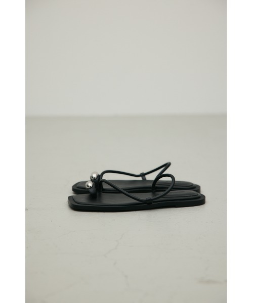 STYLEMIXER（スタイルミキサー）の「メタルモチーフフラットサンダル（サンダル・レディース・ベージュ/ブラック・SMALL/MEDIUM/LARGE）」の9枚目の写真