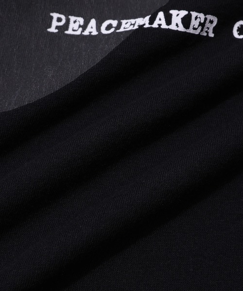 OAMC（オーエーエムシー）の「【OAMC PEACEMAKER/オーエーエムシー ピースメーカー】Oversize Tee Apple Print（Tシャツ/カットソー・メンズ・ブラック/レッド・M/S）」の11枚目の写真