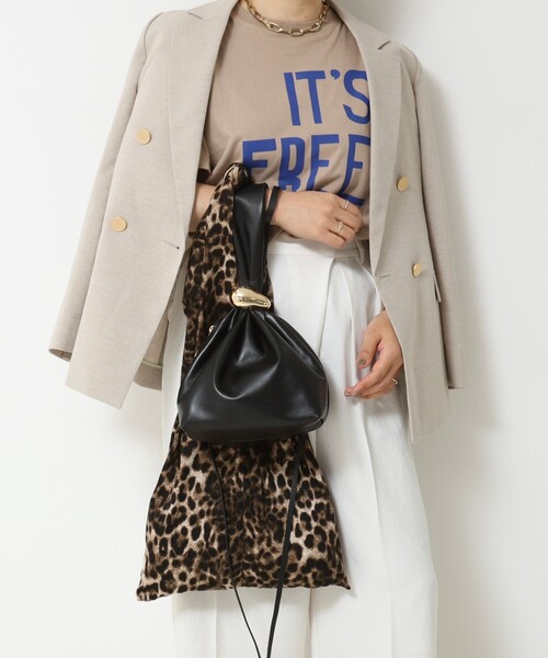 NOLLEY’S(ノーリーズ)の「【林(mayumi_nol)別注】MARUMI BAG(ショルダーバッグ・レディース・キャメル/ブラック・FREE)」の7枚目の写真