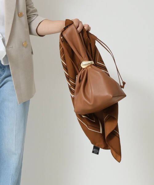 NOLLEY’S(ノーリーズ)の「【林(mayumi_nol)別注】MARUMI BAG(ショルダーバッグ・レディース・キャメル/ブラック・FREE)」の19枚目の写真