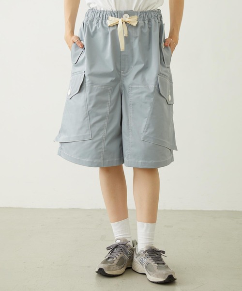 MILKFED.(ミルクフェド)の「BIG POCKET CARGO HALF SHORTS(カーゴパンツ・レディース・ベージュ/ブラック/ライトブルー・S/M)」の3枚目の写真