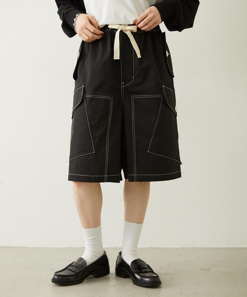 MILKFED.(ミルクフェド)の「BIG POCKET CARGO HALF SHORTS(カーゴパンツ・レディース・ベージュ/ブラック/ライトブルー・S/M)」の5枚目の写真