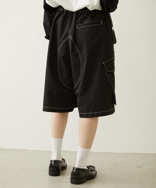 MILKFED.(ミルクフェド)の「BIG POCKET CARGO HALF SHORTS(カーゴパンツ・レディース・ベージュ/ブラック/ライトブルー・S/M)」の6枚目の写真