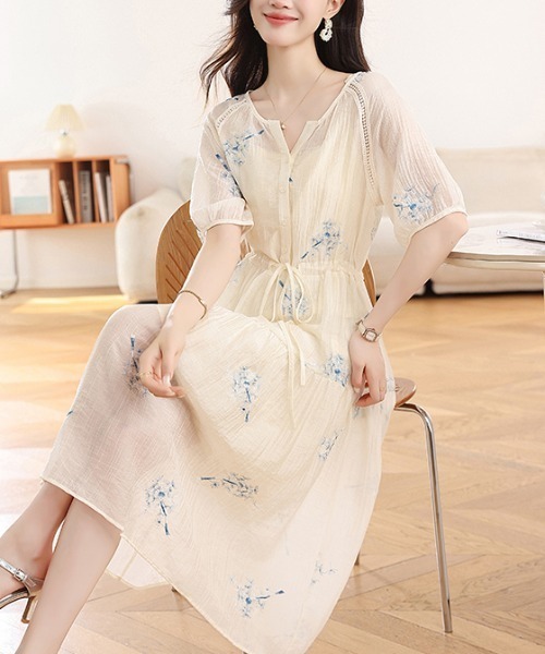 LUCPY(ラクピー)の「刺繍シアーウエストリボンワンピース(ワンピース・レディース・ホワイト・X-LARGE/LARGE/MEDIUM/SMALL)」の3枚目の写真