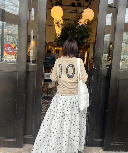 BLOOMING CHARM(ブルーミングチャーム)の「BLOOMING CHARM long sleeve T-shirt(Tシャツ/カットソー・レディース・ベージュ・ONE SIZE)」の8枚目の写真