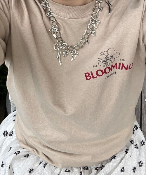 BLOOMING CHARM(ブルーミングチャーム)の「BLOOMING CHARM long sleeve T-shirt(Tシャツ/カットソー・レディース・ベージュ・ONE SIZE)」の5枚目の写真