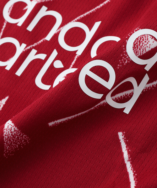 417 EDIFICE（フォーワンセブンエディフィス）の「【Liverpool FC / リバプール FC】adidas FBLI リバプールFC ホーム レプリカ LS（Tシャツ/カットソー・メンズ・レッド・X-LARGE/LARGE/MEDIUM/XXX-LARGE/XX-LARGE）」の3枚目の写真