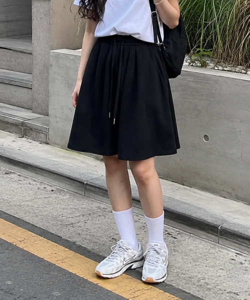 CREAM SODA LAB(クリームソーダラボ)の「エアエッセンシャルサイド切り替えバミューダショートパンツブラック(スウェットパンツ・メンズ・その他・LARGE/X-LARGE)」の1枚目の写真