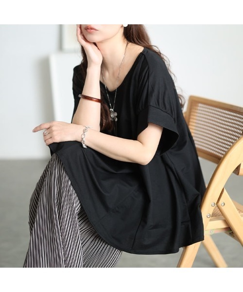 GOLDJAPAN(ゴールドジャパン)の「パネル切り替えドルマンプルオーバー【大きいサイズ対応】(Tシャツ/カットソー・レディース・ベージュ/ブラック・5L/LL/3L/4L)」の7枚目の写真