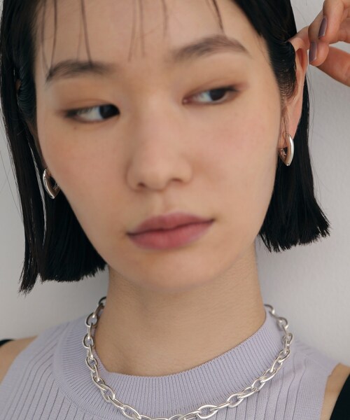 COCOSHNIK ONKITSCH(ココシュニックオンキッチュ)の「シルバー ハギーフープ ドロップピアス(ピアス(両耳用)・レディース・シルバー・00)」の8枚目の写真