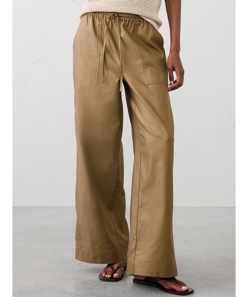 BANANA REPUBLIC FACTORY STORE(バナナリパブリック ファクトリーストア)の「BANANA REPUBLIC FACTORY STORE ワイドレッグミッドライズユーティリティペインターツイルプルオンパンツ(その他パンツ・レディース・その他1/その他/オリーブ・XS/S/M/L)」の2枚目の写真