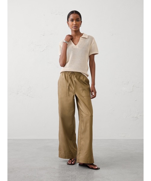 BANANA REPUBLIC FACTORY STORE(バナナリパブリック ファクトリーストア)の「BANANA REPUBLIC FACTORY STORE ワイドレッグミッドライズユーティリティペインターツイルプルオンパンツ(その他パンツ・レディース・その他1/その他/オリーブ・XS/S/M/L)」の5枚目の写真